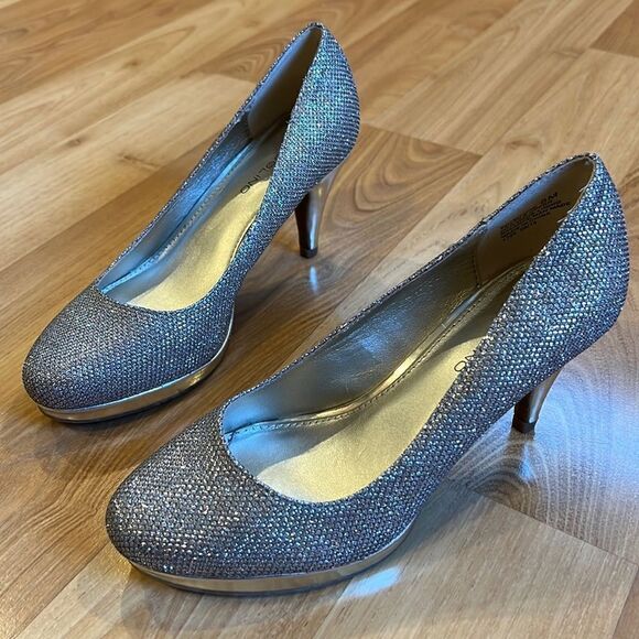 Bandolino My One Silver  Shiny Sparkling Platform Heels Women’s US Size 6 - Picture 1 of 6